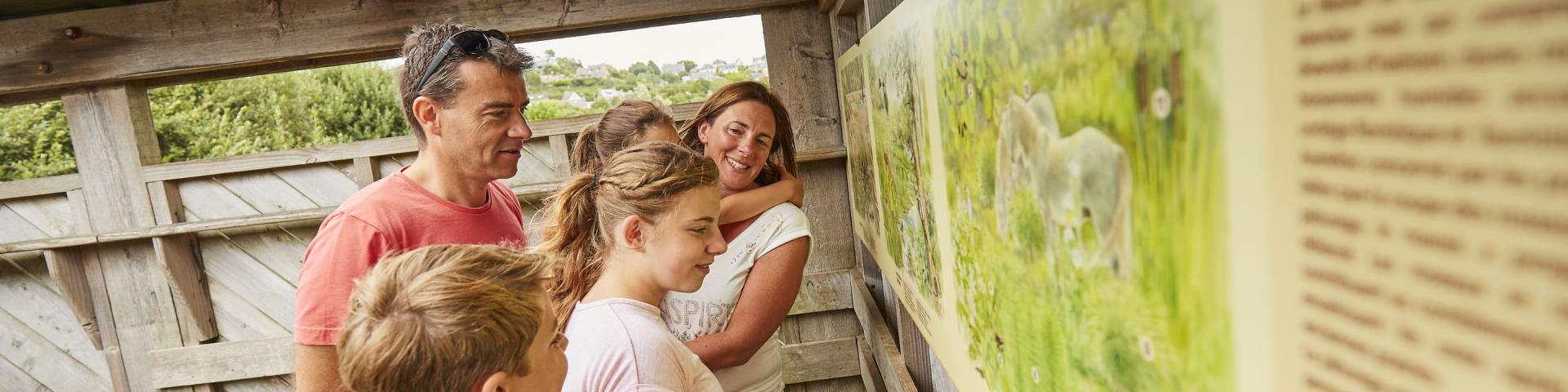 Balade en famille au Marais du Quellen