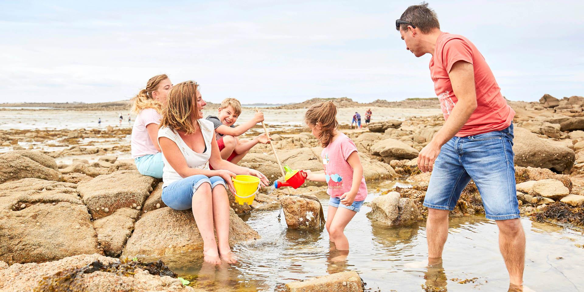 Pêche à pied en famille