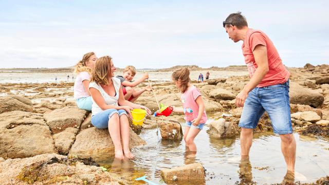 Pêche à pied en famille