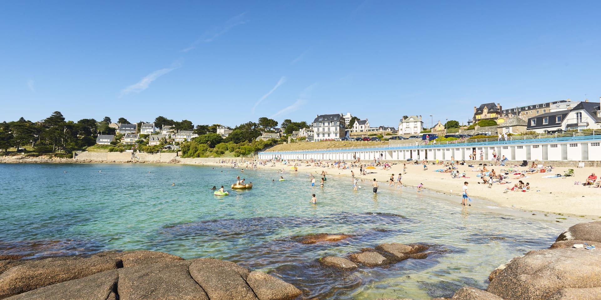 Hébergements les pieds dans l’eau Office de Tourisme de la Côte de Granit Rose Hébergements les pieds dans l’eau Office de Tourisme de la Côte de Granit Rose