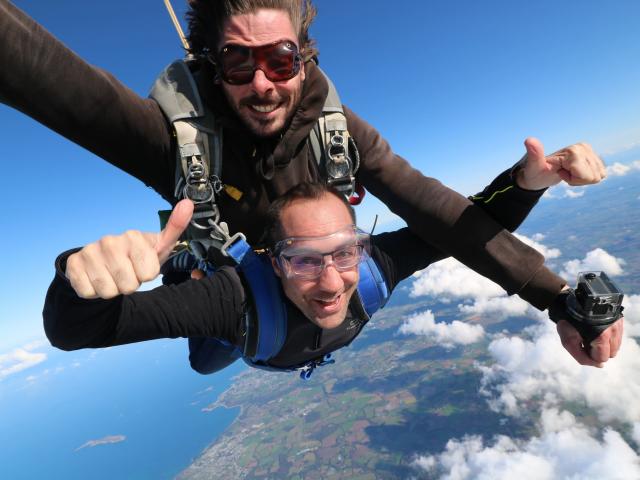 Saut chute libre tandem 7eme ciel parachutisme