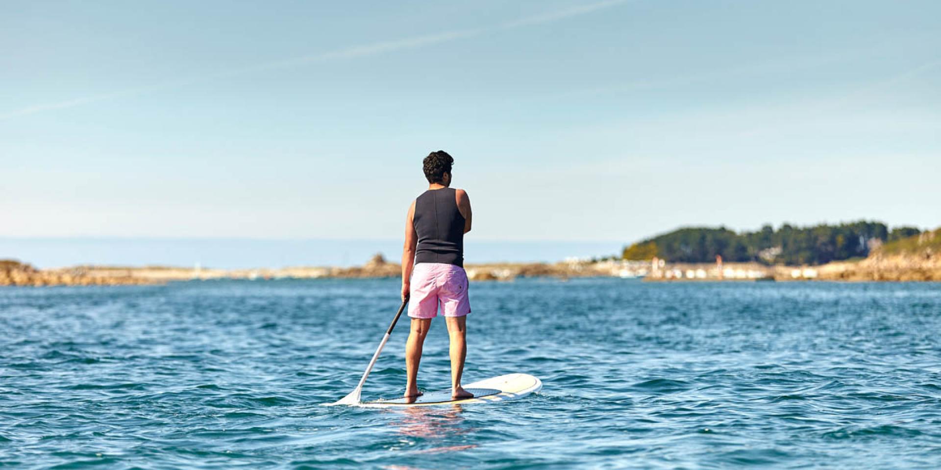 Stand Up Paddle sur la Côte de Granit Rose