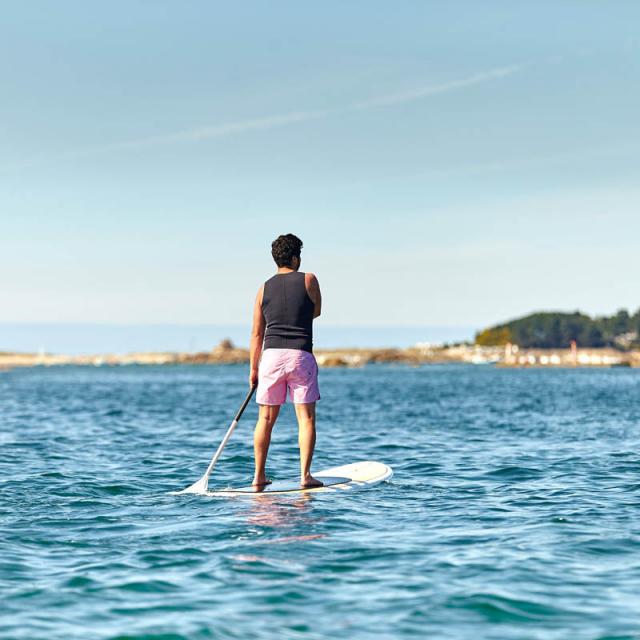 Stand Up Paddle sur la Côte de Granit Rose