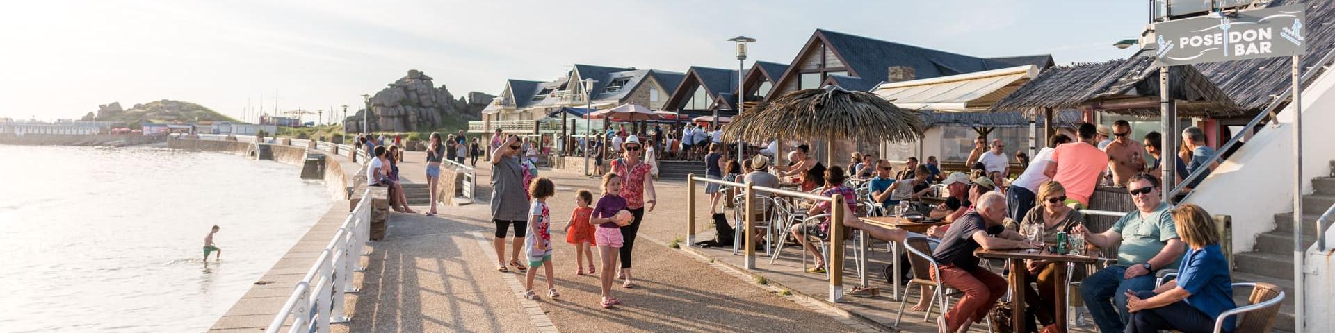 Soirée en terrasse face à la mer