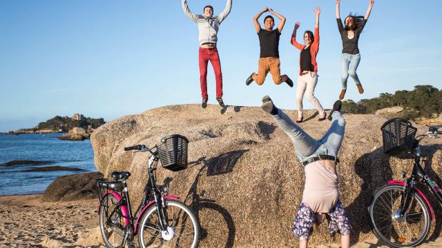Vélektro le vélo à assistance électrique de la Côte de Granit Rose