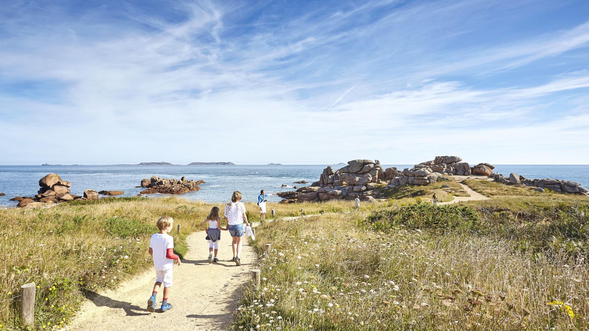 île De La Rose Découverte de l’Île Renote à Trégastel | Office de Tourisme de la Côte