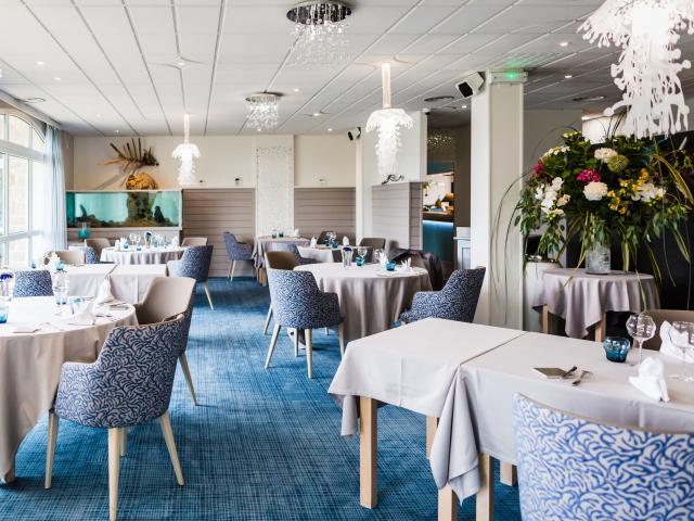 Hotel Aigue Marine 2019 Restaurant Salle Vue Depuis Estrade Bouquet ©l'oeil De Paco