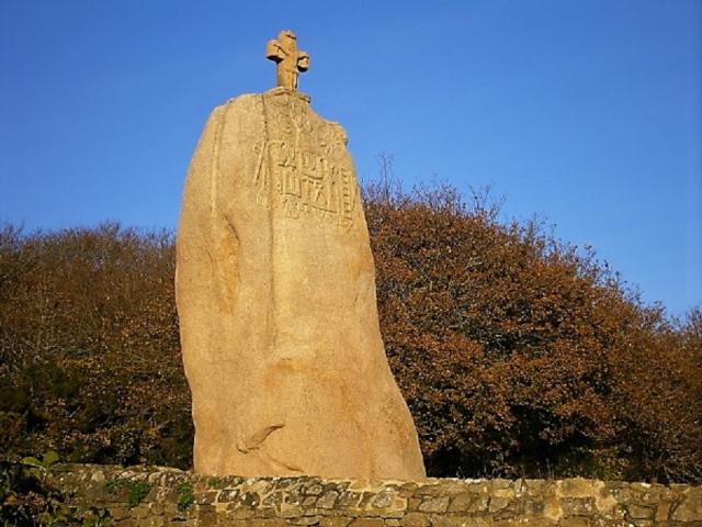 Menhir De Saint Uzec