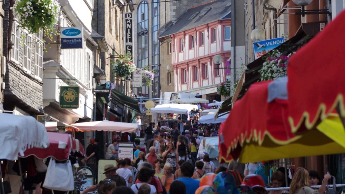 Explorer le marché de Lannion Office de Tourisme de la Côte de Granit