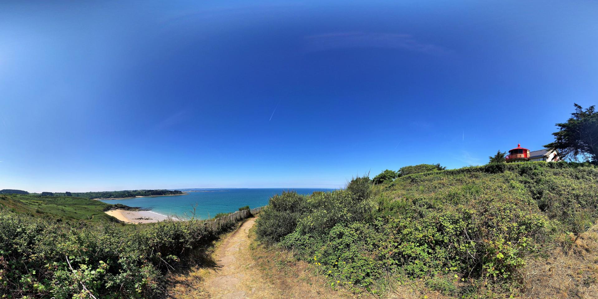 Plage de Maez An Aod et Phare de Beg Léguer