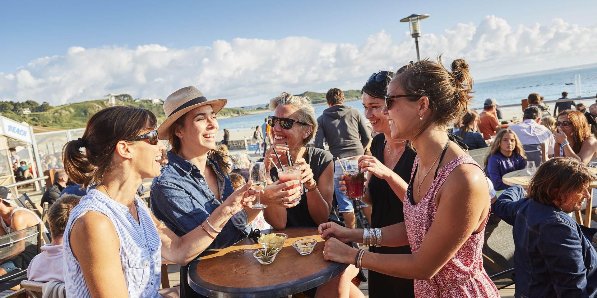 Terrasse de café à Trébeurden