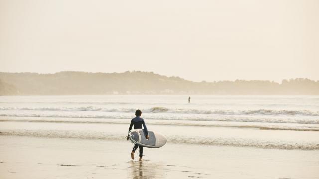 Surf sur la Lieue de Grève