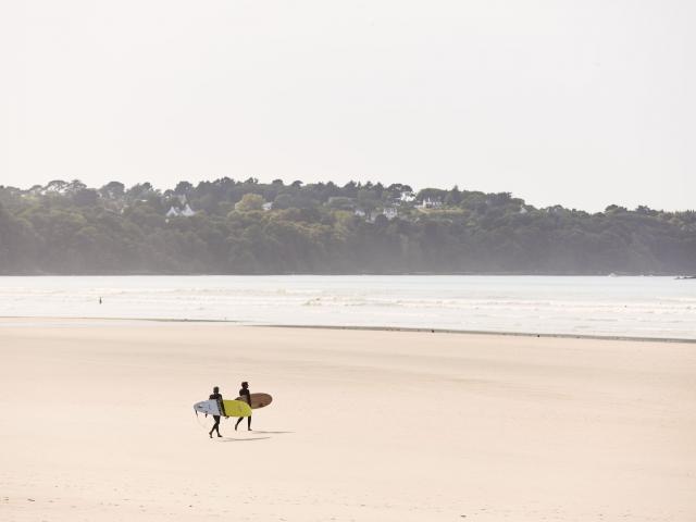 Surf sur la Lieue de Grève