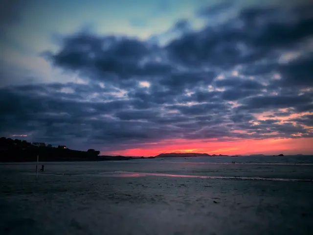 Coucher de soleil sur la plage de Trestel - Trévou-Tréguignec