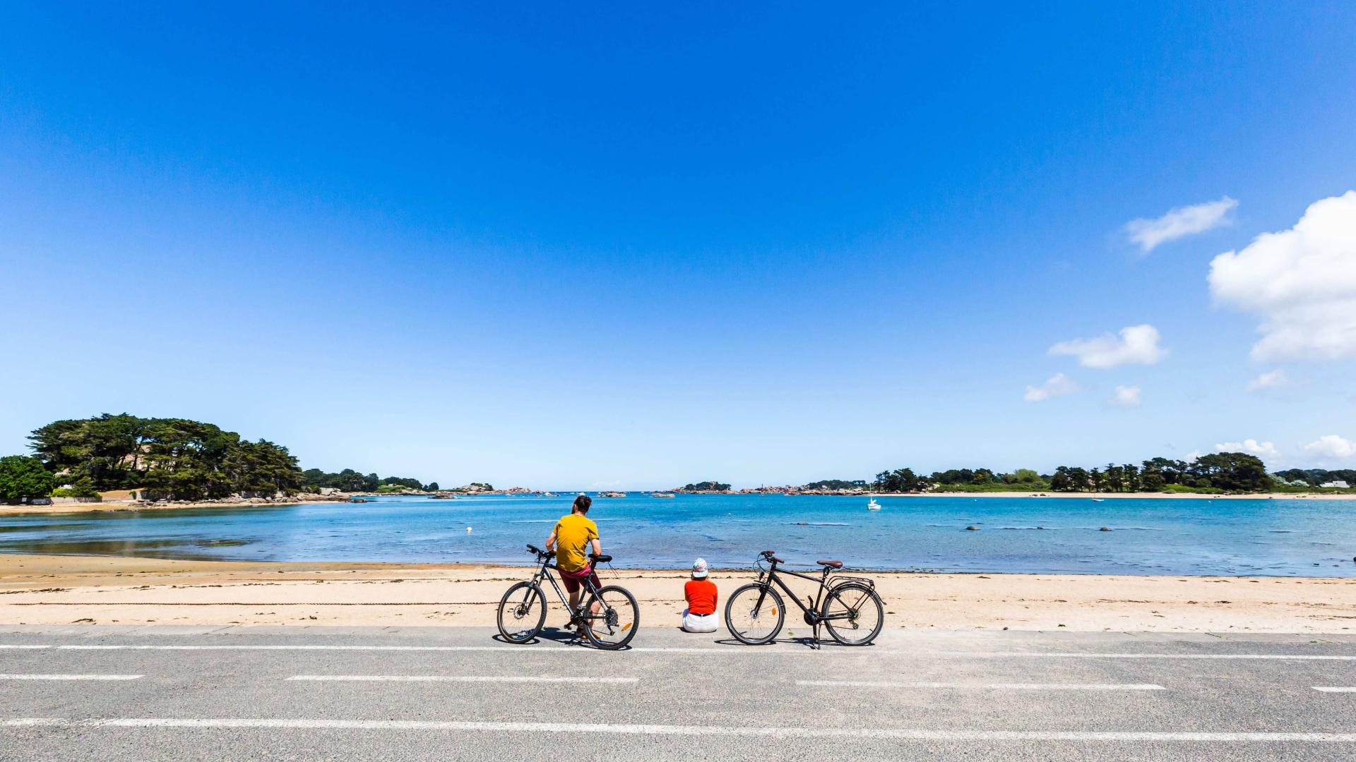 A vélo sur la Côte de Granit Rose - Trégastel