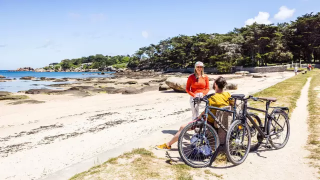 A Vélo sur la Côte de Granit Rose - Trégastel