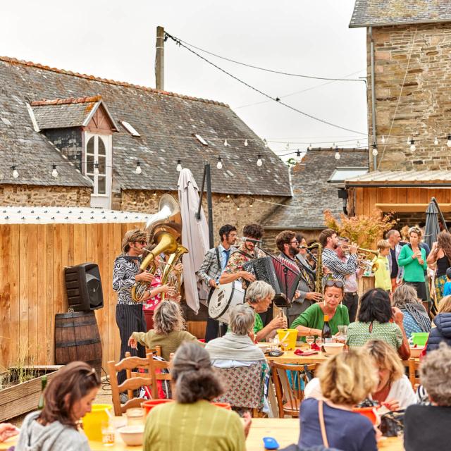La Grange Vadrouille, Plestin les Grèves