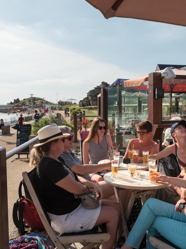 Terrasse Café | Emmanuel Berthier
