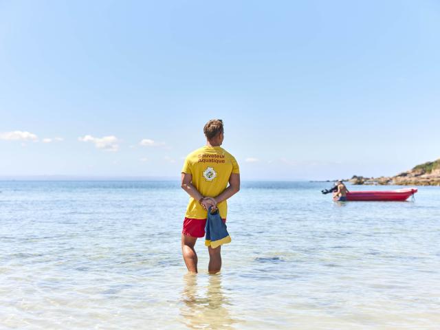 Sauveteur sur la plage de Tresmeur - Trébeurden