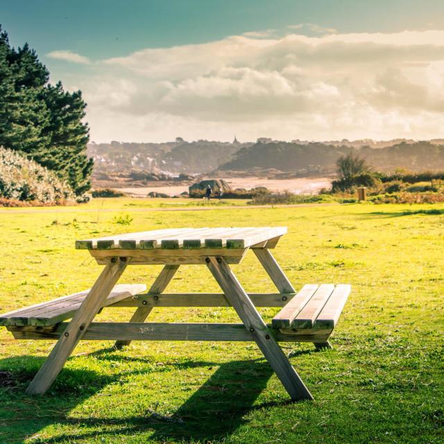 Picknicktische Ile Renote _ Bruno Lamer