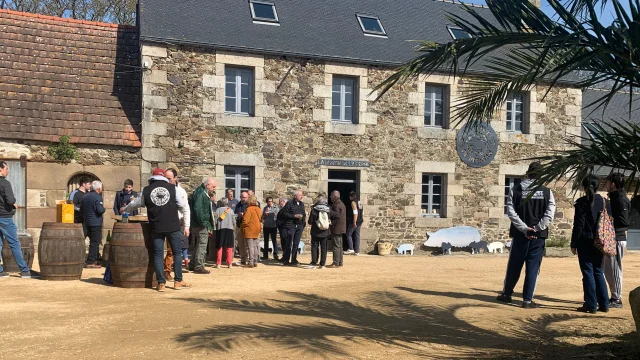 Visite commentée de la Ferme de Kernéan - Elevage porcin bio à Pleumeur-Bodou