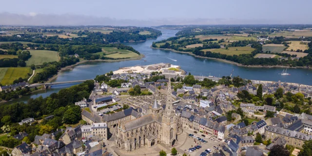 Tréguier - La Cathédrale Saint Tugdual et le port