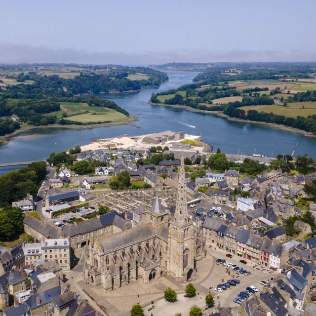 Tréguier - La Cathédrale Saint Tugdual et le port