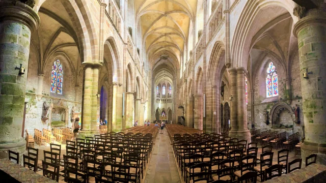 Visite Guidee De Treguier Yann Josselin 43