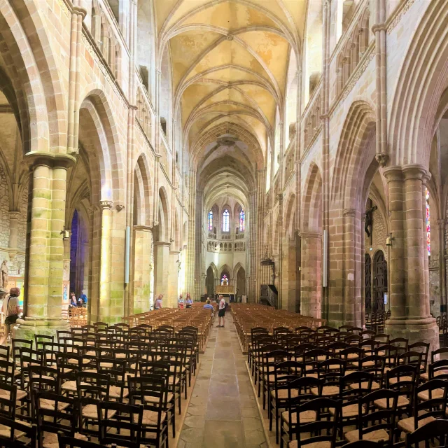 Tour Guidee De Treguier Yann Josselin 43