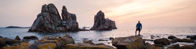 Trail au soleil couchant à Pors-Scaff - Plougrescant