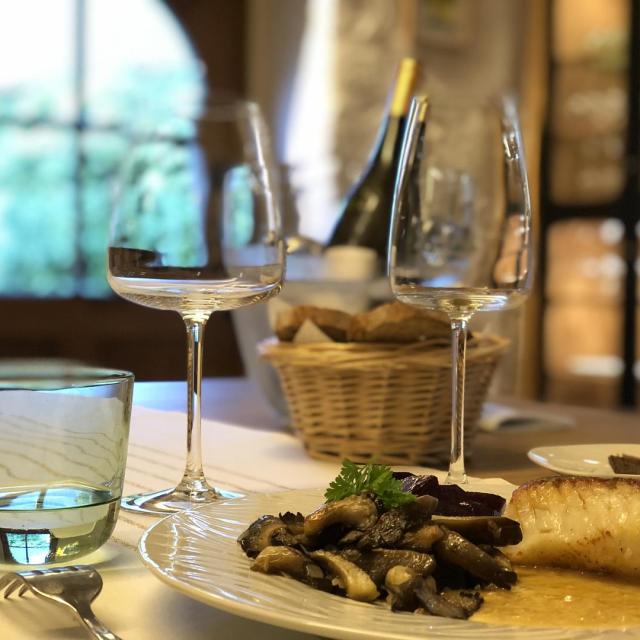 Le Manoir De Lisle Table Dhotes