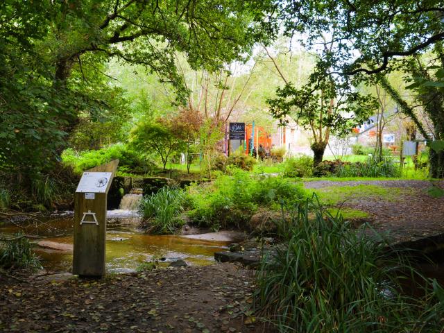 Autour De Luzel Station3 Mairie Plouaret