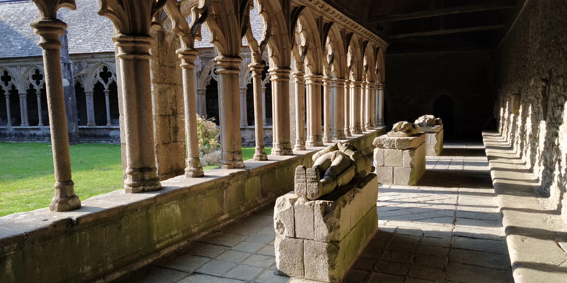 Cloitre De Treguier 1