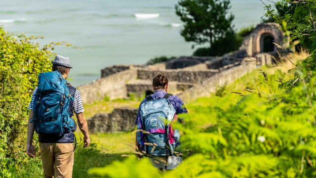 Walk to the Hogolo thermal baths Plestin Les Greves