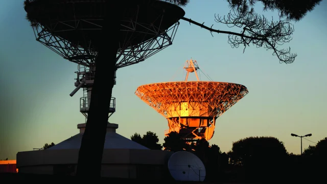 L Le Saux Phototheque Ltc