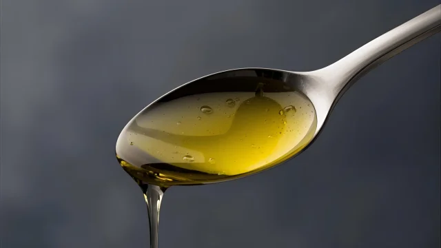 Cuillère à soupe d'huile d'olive